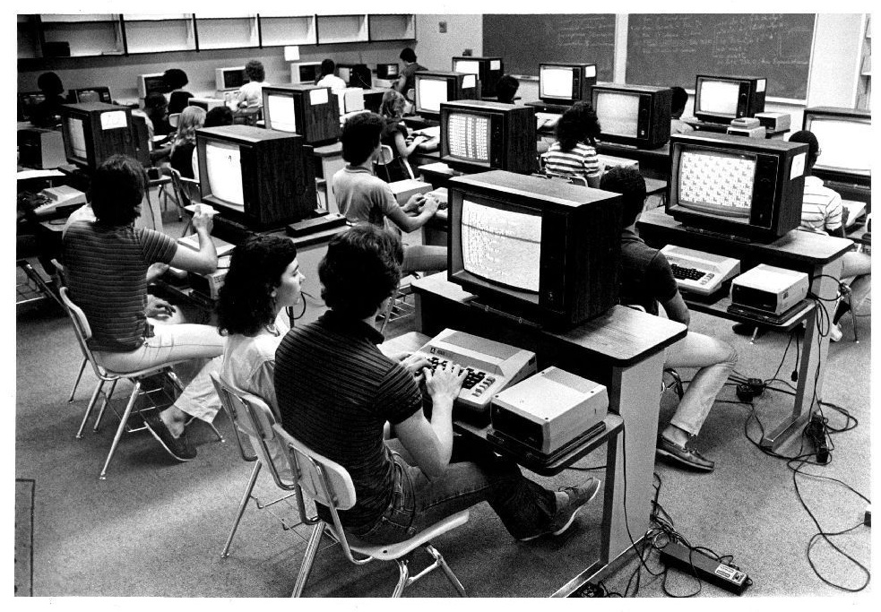 Laboratório de computadores de 1985
